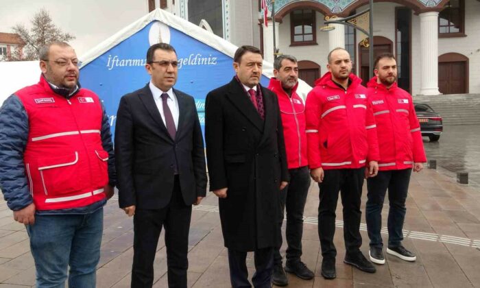 Kütahya’da iftar çadırları kuruldu