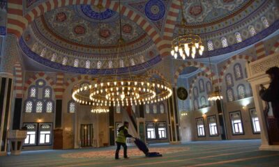 Camilerde Ramazan temizliği yapıldı