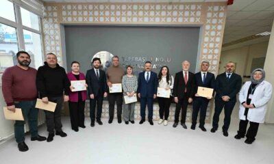 Vali Aksoy sigarayı bırakan vatandaşları tebrik etti