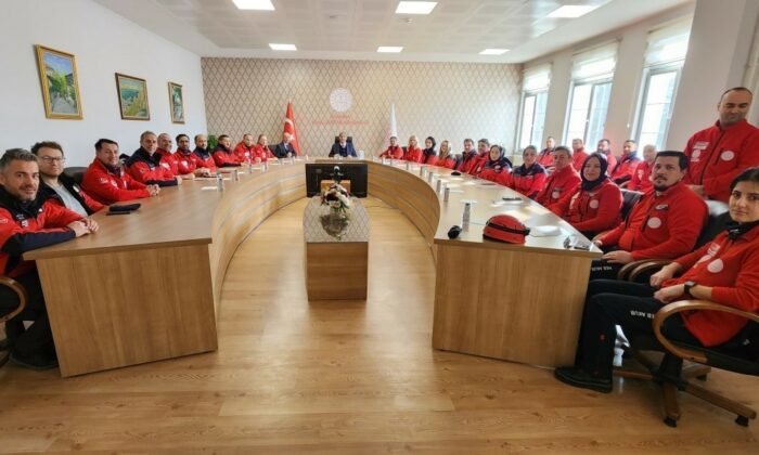 Müdür Yılmaz, AKUB ekibi ile bir araya geldi