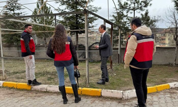 Emet’te eğitim ve tarımı bir arada yürüten okulda bilgilendirme çalışması