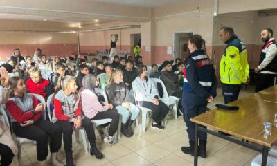 Kütahya’da jandarmadan öğrencilere eğitim