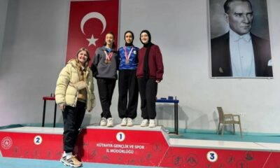 Tavşanlı Kız Anadolu İmam Hatip Lisesi öğrencilerinden büyük başarı