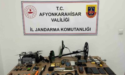 Dron ile güvenlik önlemi alıp define arayan şahısları jandarma yakaladı
