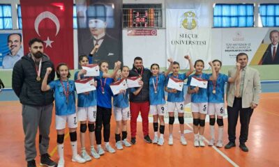 Işıklar Şeker Ortaokulu Hentbol Takımı Türkiye finallerinde