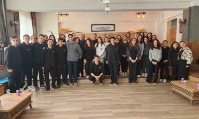 Kütahya MEM Müdürü Yılmaz, Sosyal Bilimler Lisesi öğrencileriyle buluştu