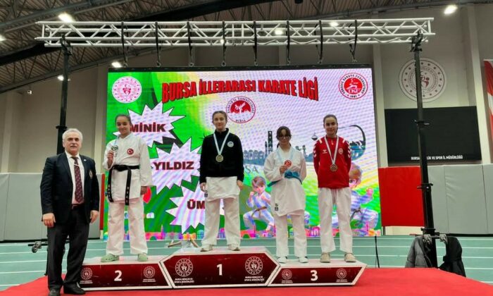 Eskişehirli karate sporcuları Bursa’dan derecelerle döndü