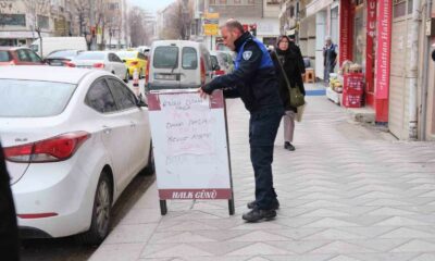 Odunpazarı zabıta ekipleri kaldırım işgallerine geçit vermiyor