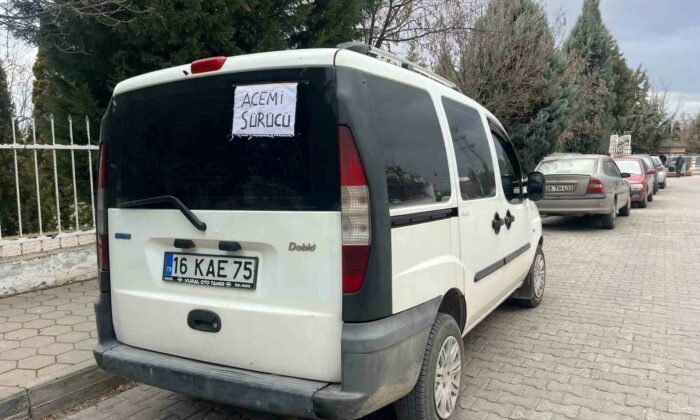 Eskişehir’de dikkat çeken yazı: ‘Acemi Sürücü’