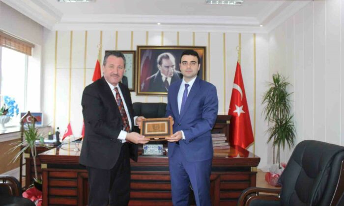Kaymakam Kılıç, Müftü Dilek’e Osmaneli’ni tanıttı