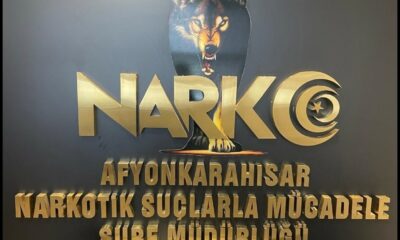 Polis aradığı uyuşturucuyu aracın sigorta kutusunda buldu