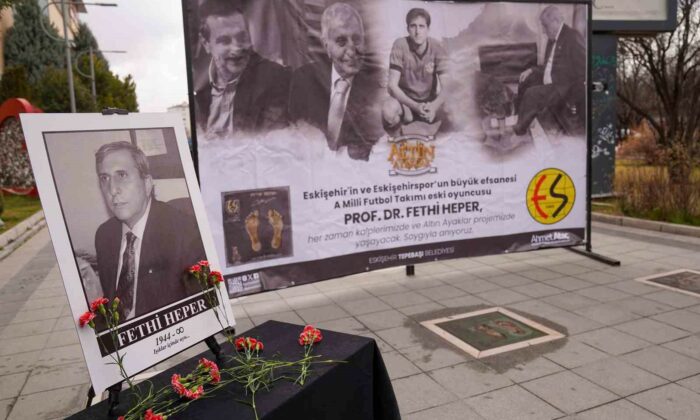 Eskişehirspor’un efsane futbolcusu Fethi Heper anıldı