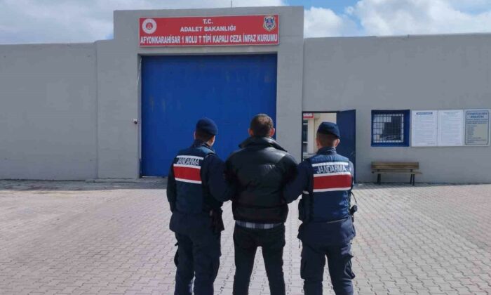 Afyonkarahisar’da 5 yıl hapis cezasıyla aranan şahıs yakalandı