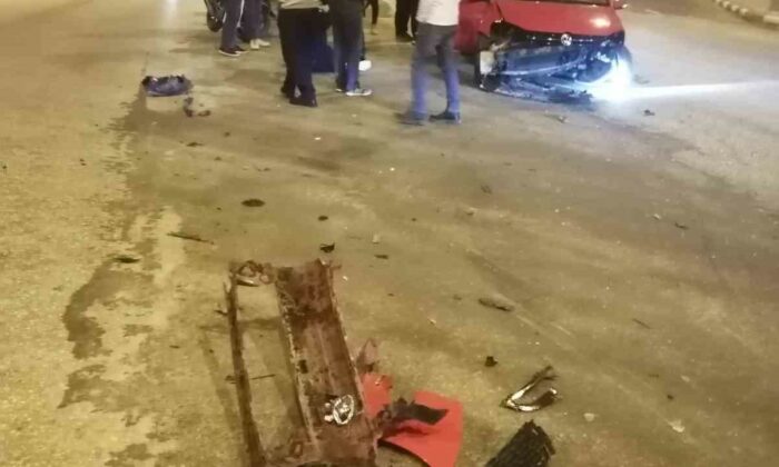 Orta refüje çarpan otomobil sürücüsü yaralandı