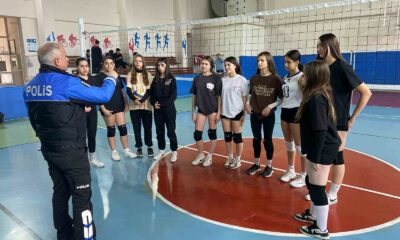 Polis ekiplerinin gerçekleştirdiği kurslara 182 öğrenci katılım sağladı