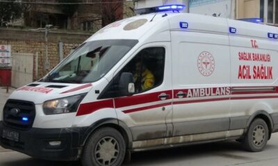Devrilen motosiklet sürücüsü yaralandı