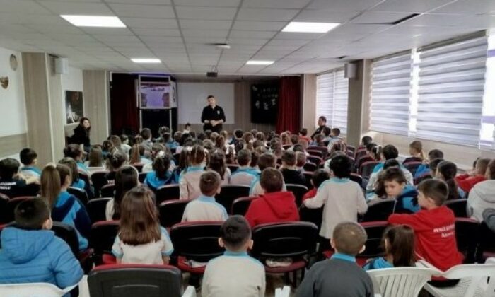 Toplum Destekli Polislik Şube Müdürlüğü’nden okullarda eğitim faaliyetleri