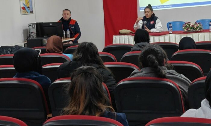 Kız öğrenci yurdunda afet bilinci ve yangın farkındalık eğitimi verildi