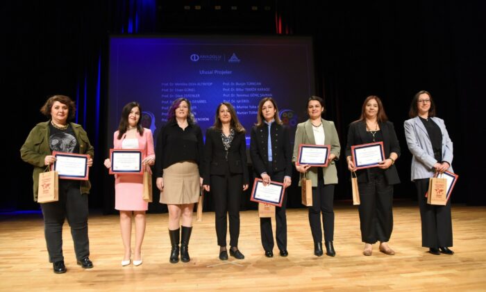 Anadolu Üniversitesi 2024 Yılı AR-GE ve İnovasyonda Kadın Zirvesi Ödülleri sahiplerini buldu