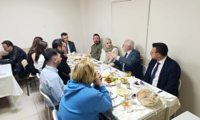 İl Sağlık Müdürü Bildirici, hastane personeliyle iftar yapmayı sürdürüyor