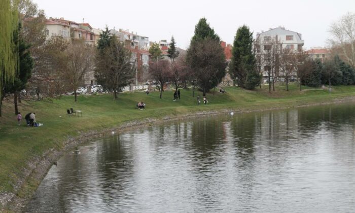 Eskişehirliler güzel havanın tadını çıkardı