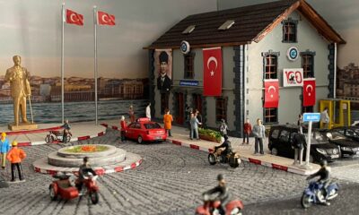 33 yıldır biriktirdiği figürlerle odasında küçük Eskişehir’i oluşturdu