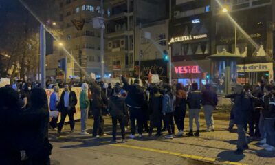 Çoğunluğu liseli olan protestocular alkolün de etkisi ile birbirine girdi