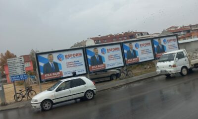 İBB’ye Yapılan Yolsuzluk Operasyonu sonrası Eskişehir’de O Billboardlar sökülmeye başlandı.