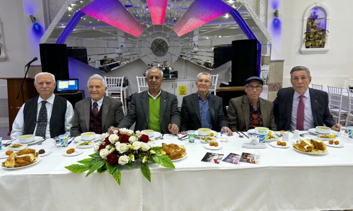 Demiryolcu 58 Yıllık dostlar iftarda buluştu