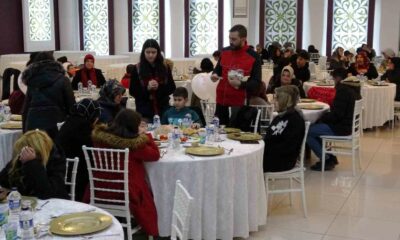 Kütahya Vakıflar Bölge Müdürlüğü’nden yetim çocuklara bayramlık desteği