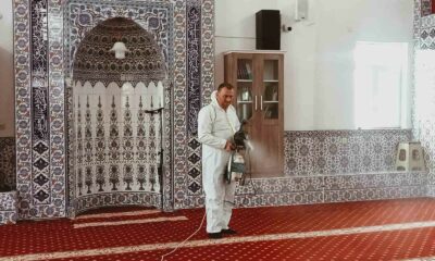 Ramazan ayı boyunca camilerde hijyen çalışmaları devam ediyor