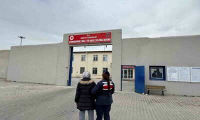 Hırsızlık suçundan 18 yıl 10 ay hapis cezasıyla aranan şahsı JASAT yakaladı