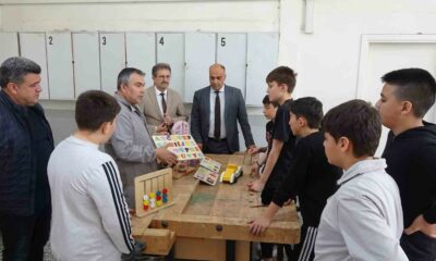 Tavşanlı’da öğrenciler zanaat atölyelerinde yeteneklerini geliştiriyor