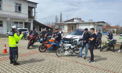 Jandarmadan motosiklet sürücülerine eğitim