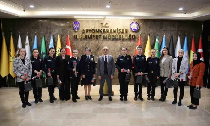 Erol, 8 Mart Dünya Kadınlar Günü’nde kadın personelleri unutmadı