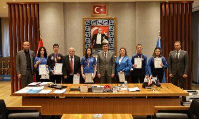 Başkan Eyüp Kahveci, başarılı kick boks sporcularını ağırladı