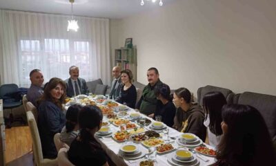 Aile ve Sosyal Politikalar yetkilileri çocuklarla iftar yaptı