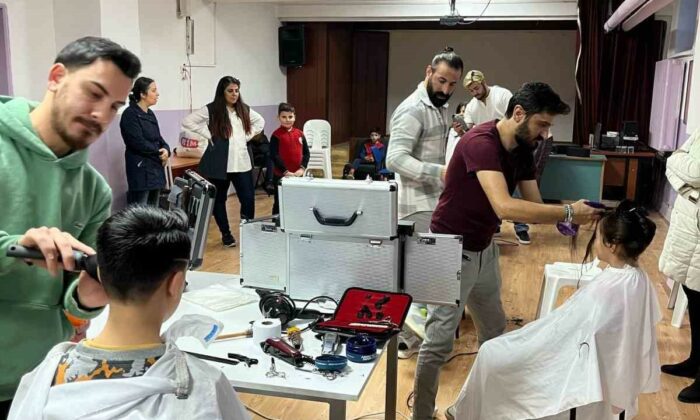 ’Kucak Dolusu Hayaller’ projesi kapsamında 100 öğrenci ücretsiz tıraş oldu