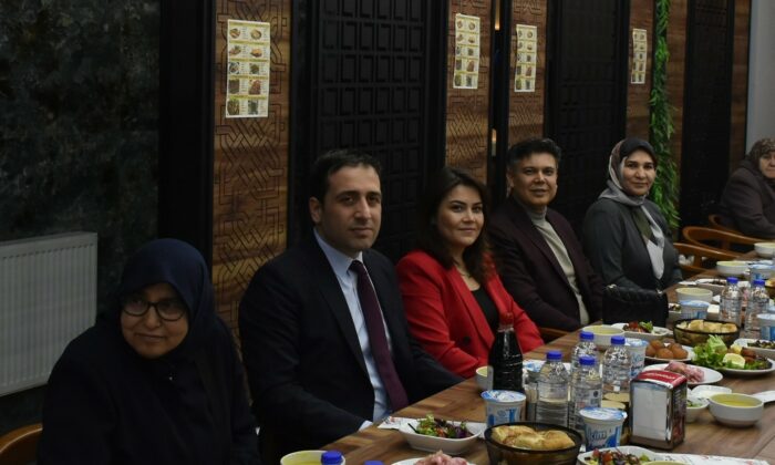 Şehit aileleri ve gaziler iftar yemeğinde bir araya geldiler