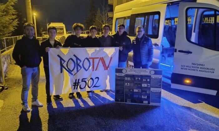 Tavşanlı 15 Temmuz Şehitler Fen Lisesi Robot Takımı İzmir’e uğurlandı