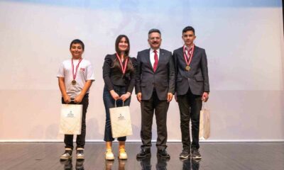 Eskişehir Valisi Hüseyin Aksoy, Şehitleri Anma Günü ve Çanakkale Deniz Zaferi’nin yüz onuncu yıl dönümünü kutladı