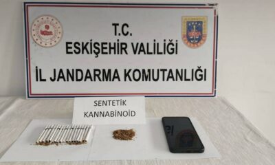 Şüpheli şahıs satmaya çalıştığı uyuşturucu madde ile yakalandı