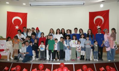 Sağlık çalışanlarının çocuklarına özel 23 nisan tiyatro gösterimi