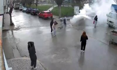 Çocukların camide tehlikeli oyunu