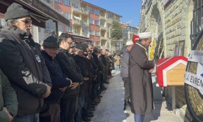 Slovakya’daki kazada yaralanan ve 2 buçuk aylık yaşam mücadelesini kaybeden pilot Eskişehir’de defnedildi