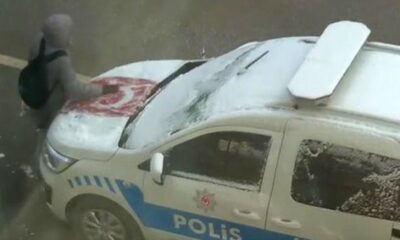 Türk bayrağının üzerindeki karları temizleyen çocuk o anları anlattı