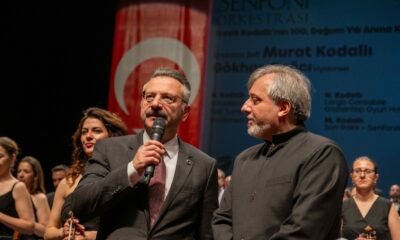 Vali Aksoy, Nevit Kodallı’nın anısına düzenlenen konsere katıldı