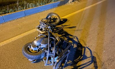 Otomobille çarpışan motosiklet sürücüsü hayatını kaybetti