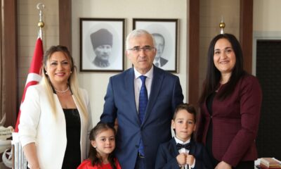 Miniklerden ESOGÜ Rektörü Prof. Dr. Kamil Çolak’a 23 Nisan Ziyareti