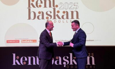 KENT BAŞKAN 2025 ÖDÜLLERİ VERİLDİ. BAŞKAN DÖKMECİ’YE ÖDÜL